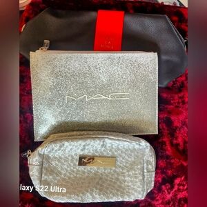MAC new 3 for 20$ Cosmetics Silver Cosmetic Bag Set christina sortino